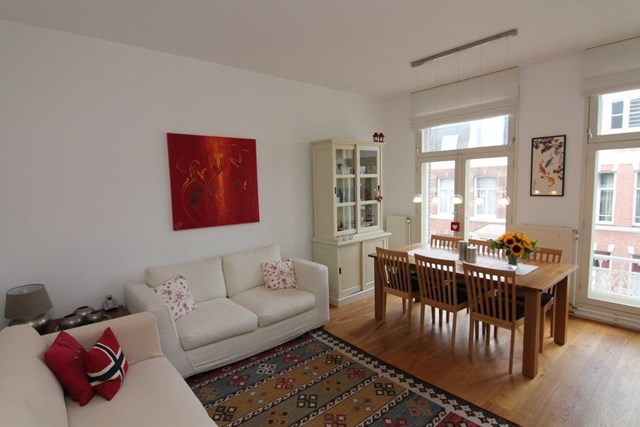 Foto 1: Den Haag - Van de Spiegelstraat - Foto 1