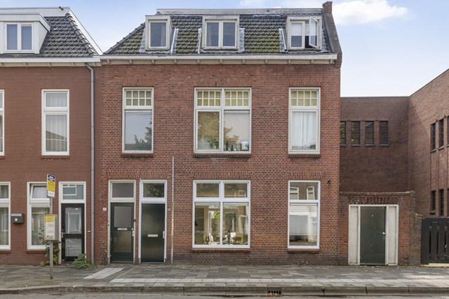 Foto 1: Groningen - Dirk Huizingastraat - Foto 1