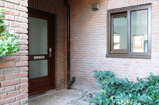 Foto 3: Leiden - Troelstraplein - Foto 3