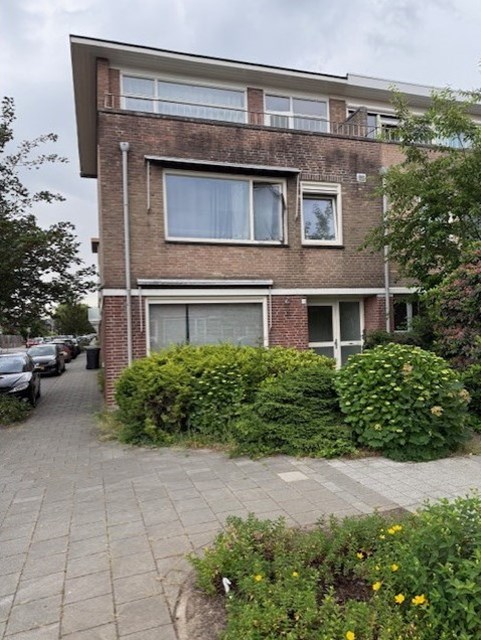 Foto 1: Tilburg - Beneluxlaan - Foto 1