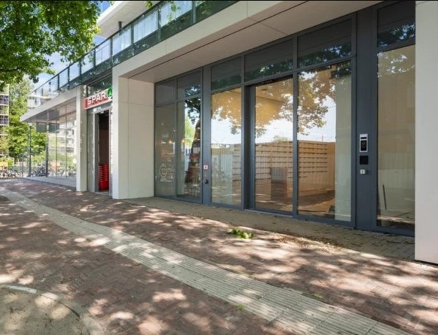 Foto 2: Schiedam - Stationsplein - Foto 2