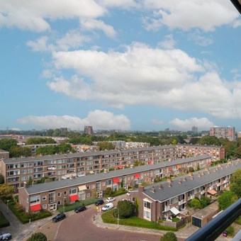 Voorburg, Van Tuyll van Serooskerkenstraat, galerijflat - foto 2