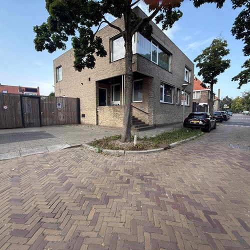 Eindhoven, Lupinestraat, portiekflat - foto 1