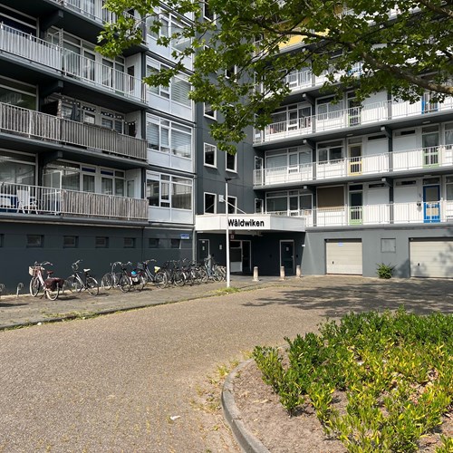 Drachten, Sint Jansberg, galerijflat - foto 1
