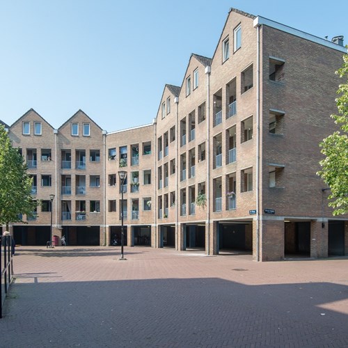Dordrecht, De Waag, portiekflat - foto 1
