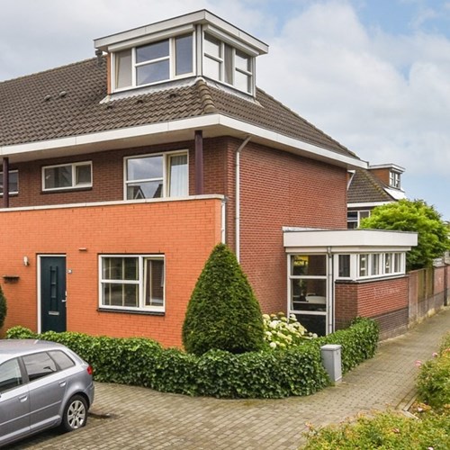 Nieuw-Vennep, Rodelindalaan, hoekwoning - foto 1